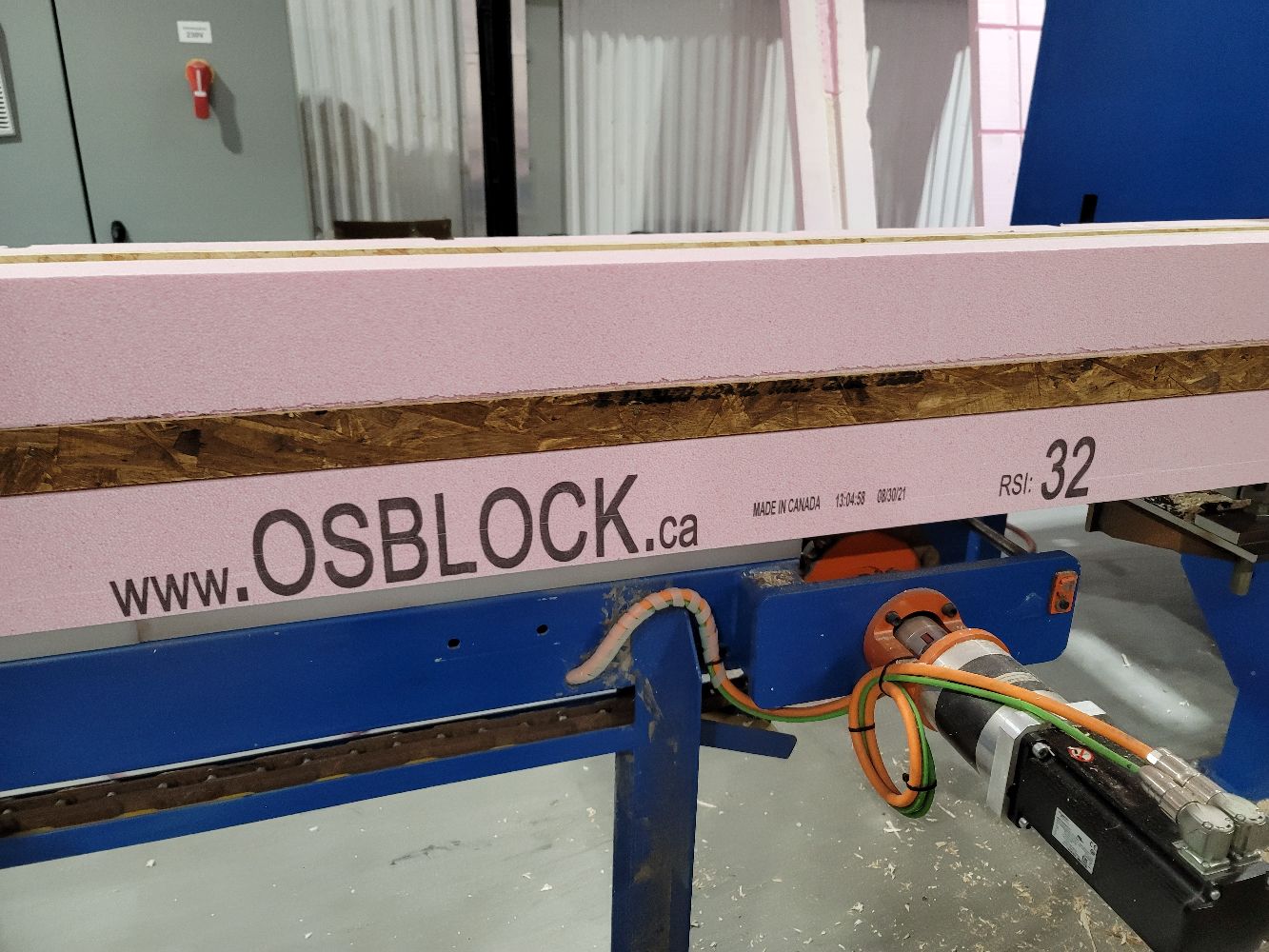 High-resolution inkjet printer for porous and non-porous packaging