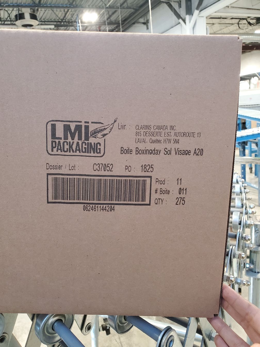 High-resolution inkjet printer for porous and non-porous packaging